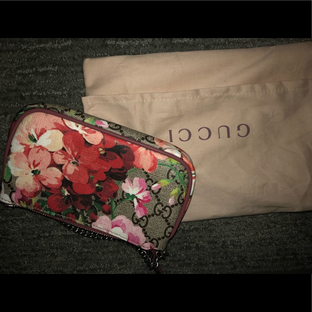 Gucci Bloom Mini Chain Shoulder Bag